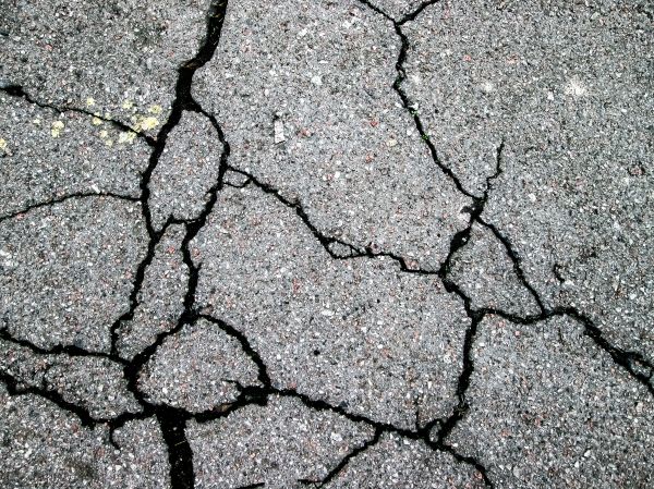 Cost of Driveway Crack Filling in Peyton